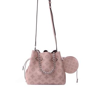 Rose Louis Vuitton Flight Mode Bella purse. Full inclusion !!